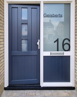 Raamfolie voordeur minimalistic 2